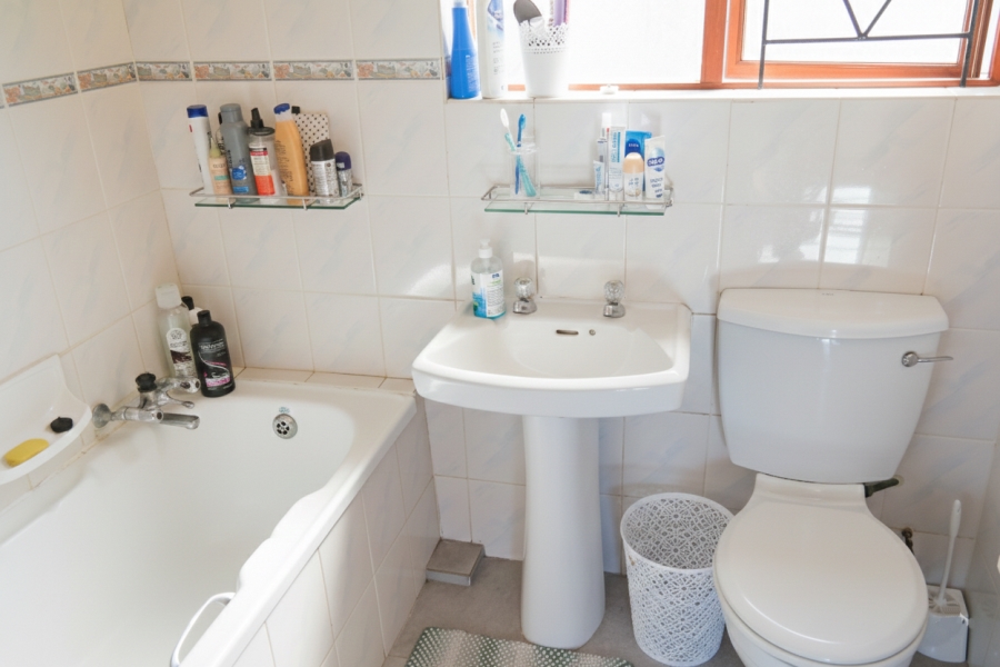 3 Bedroom Property for Sale in Arbeidslus Western Cape